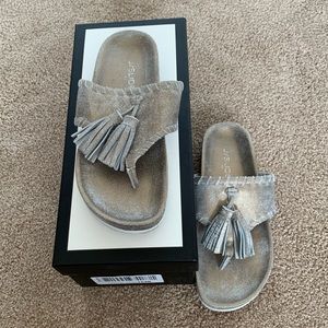 J/Slides Bronze Nigel Tassel Flip Flops - EUC 6